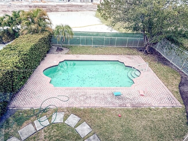 Photo - 1621 Diplomat Dr