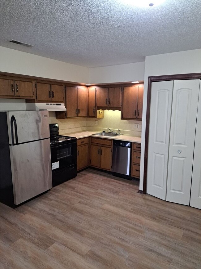 Photo - 2 BR Apartment Near Franke Park