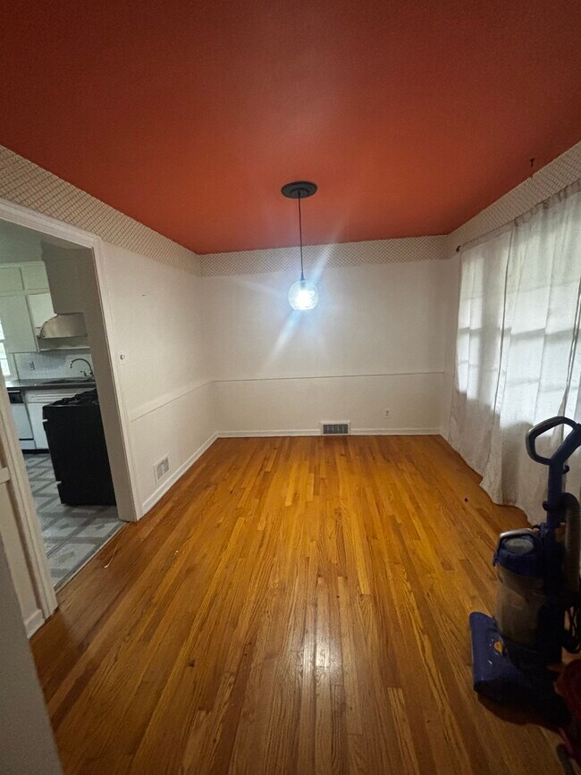 Photo - 2081 W Riverview Ave