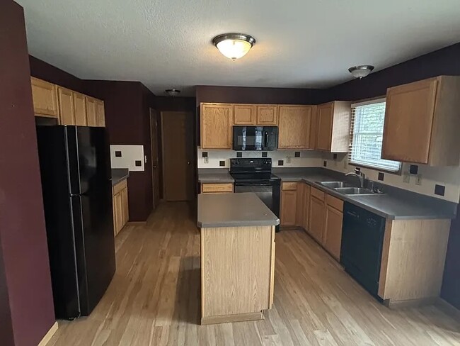 Photo - 8629 Fernbrook Dr