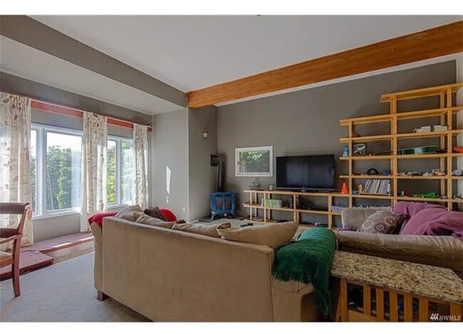 Photo - 306 Summit Ave N