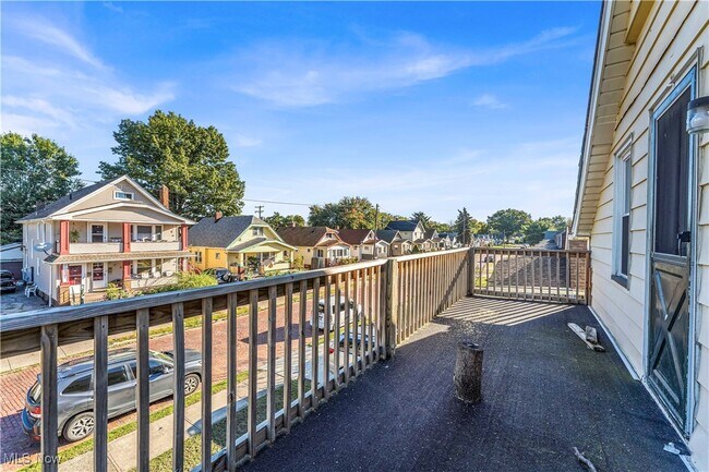 Photo - 1717 Granby Ave Unidad 2/UP