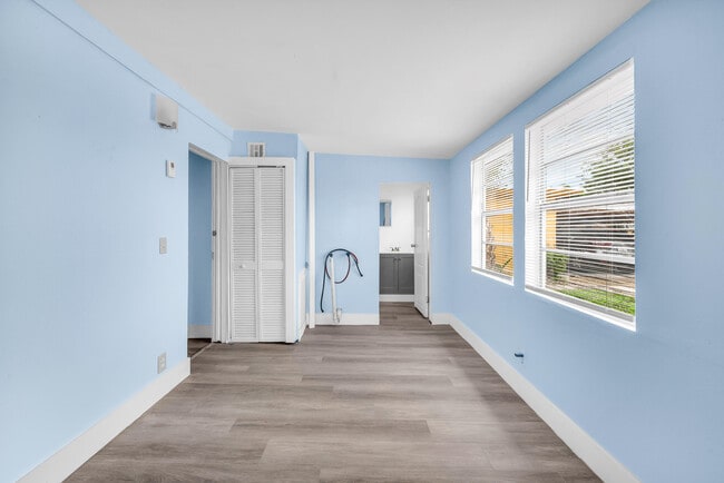 Photo - 1497 Silver Beach Rd