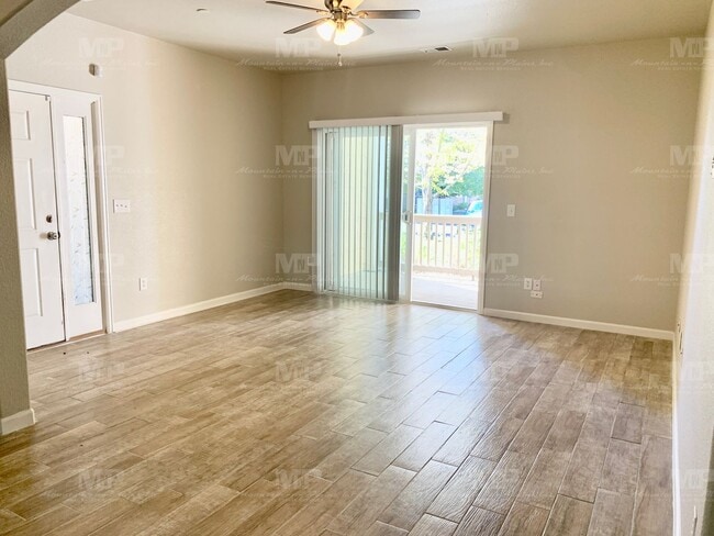 Photo - 4825 Hahns Peak Dr Unit 104