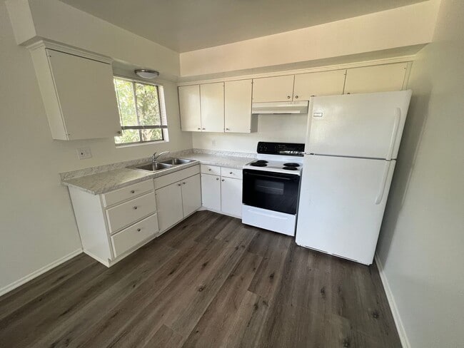 25250 - 25250 Apartment Unit 4