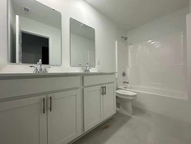 Photo - 15458 Alperton Rd