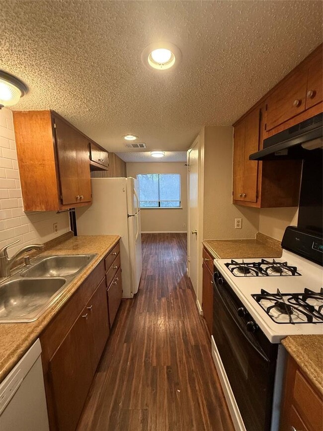 Photo - 812 Ramble Ln
