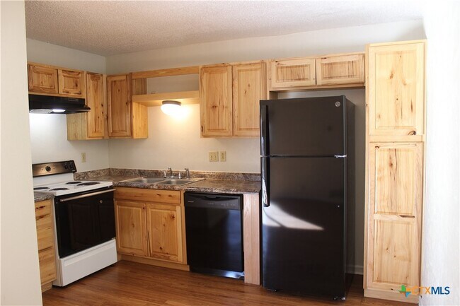 Photo - 1303 Wales Dr