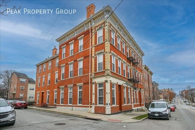 Building Photo - 215 E University Ave Rental