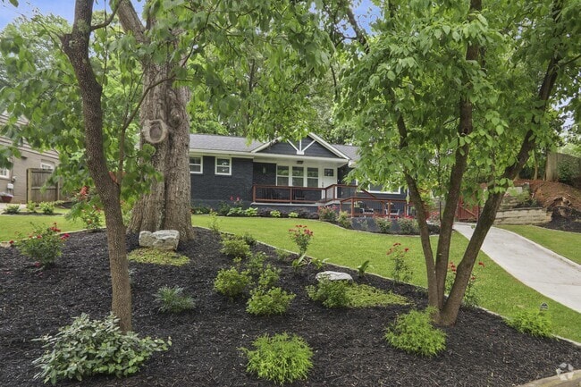 Building Photo - 1315 Normandy Dr NE Rental