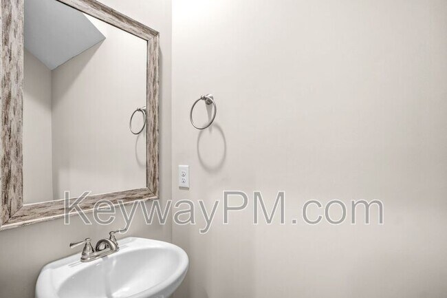 Photo - 3045 Venetian Dr