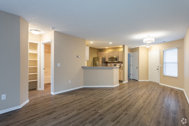 2BD 1BA 925 sq. ft.