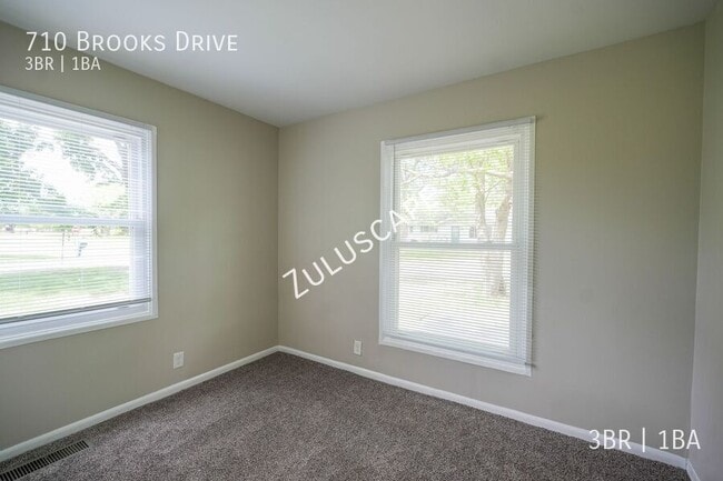 Photo - 710 Brooks Dr