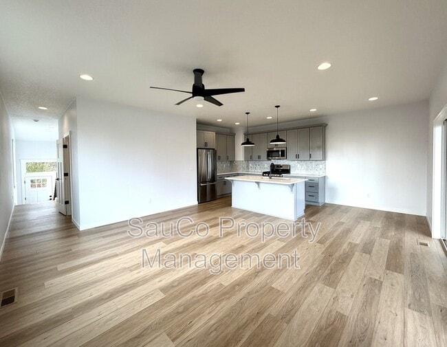 Photo - 254 N 1st St