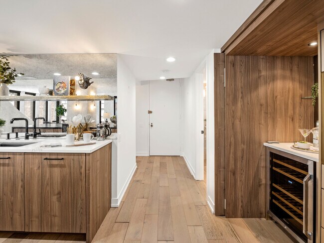 Photo - 200 E Delaware Pl Unit 8-9C