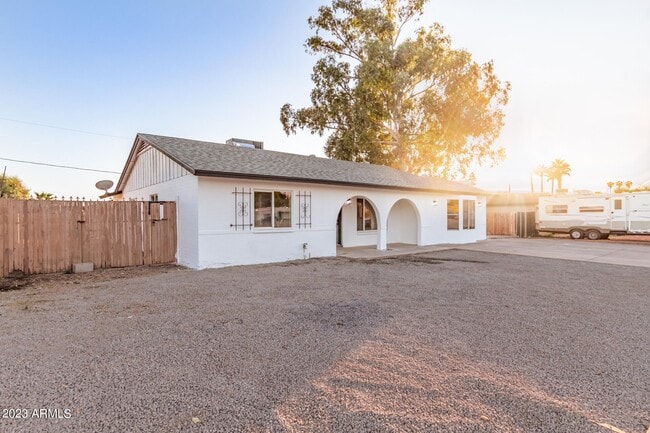 5909 W Elm St