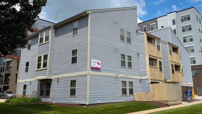 207 S Fifth