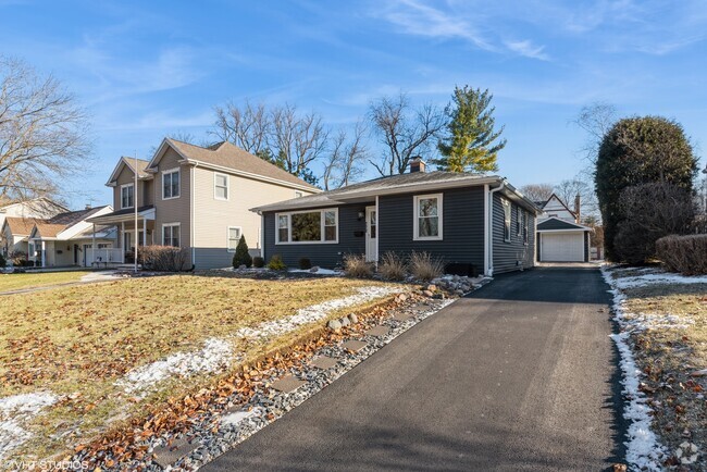 Building Photo - 223 S Brockway St Rental