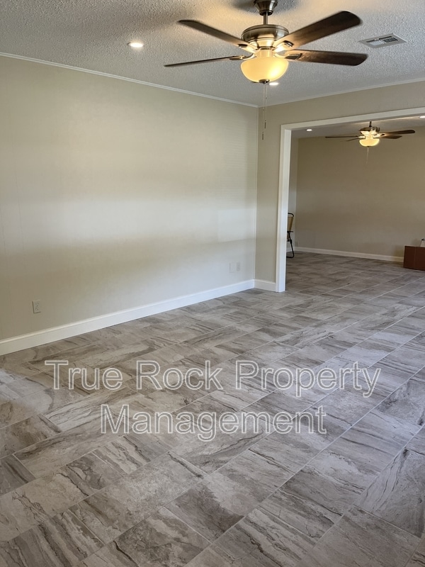 Photo - 14145 Cr 3500 Lp