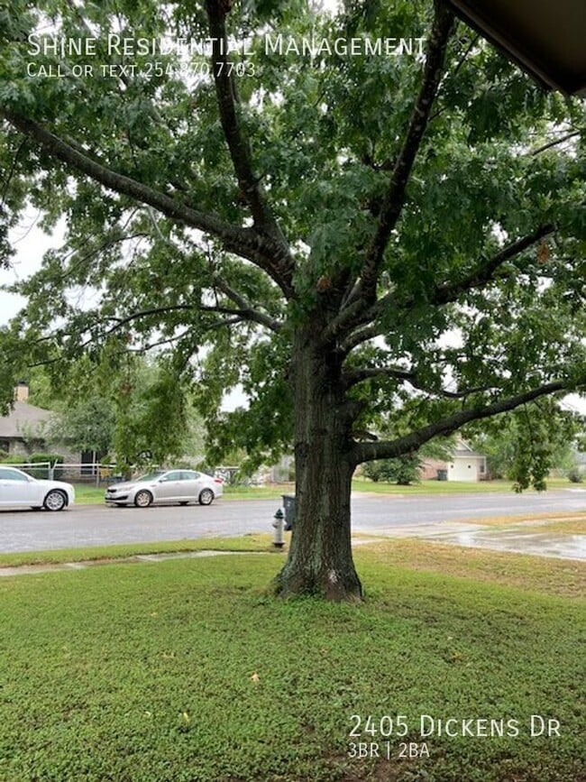 Photo - 2405 Dickens Dr