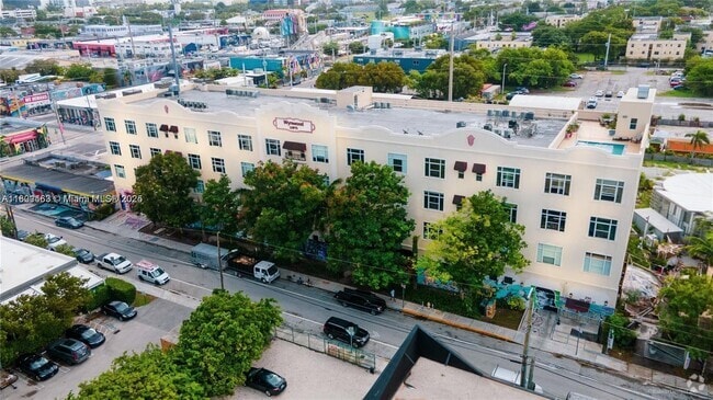 Building Photo - 250 NW 23rd St Unit 301 Rental