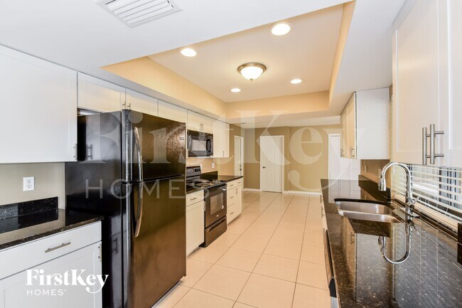 Photo - 233 SW 38th St