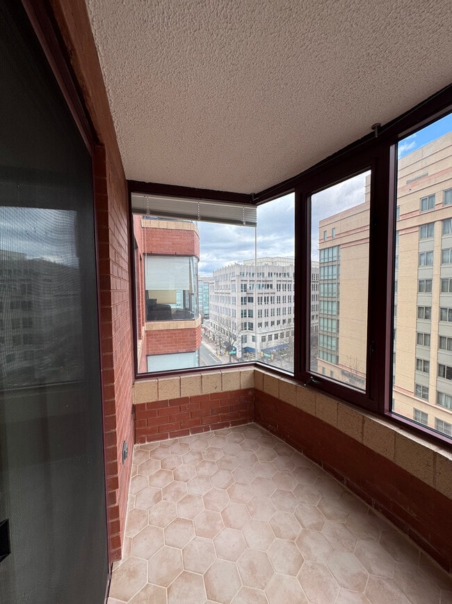 Balcony - 2400 Clarendon Blvd Unit 706