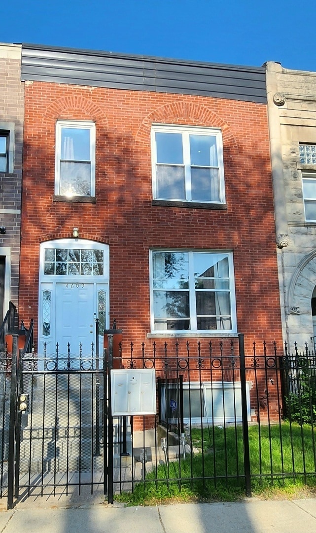 Building Photo - 4609 S Vincennes Ave Rental