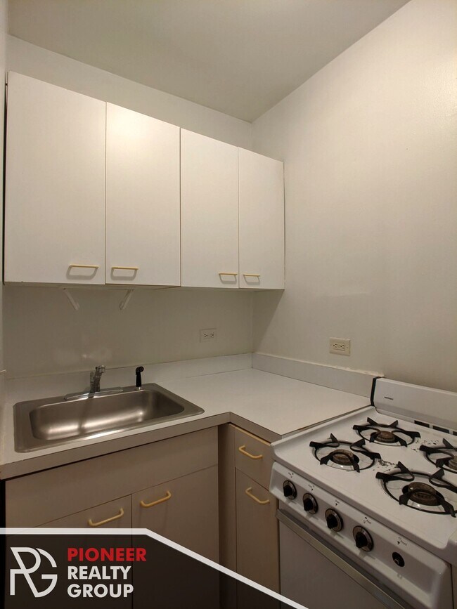 Photo - 546 W Wellington Ave Unit 540-307