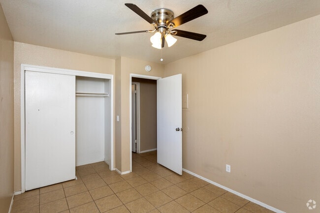 2BR, 1BA - 750SF - Second Bedroom