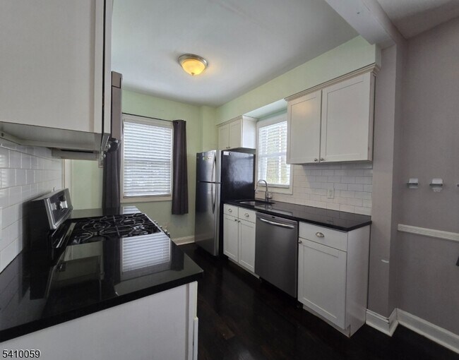 Photo - 48 Freeman Pl