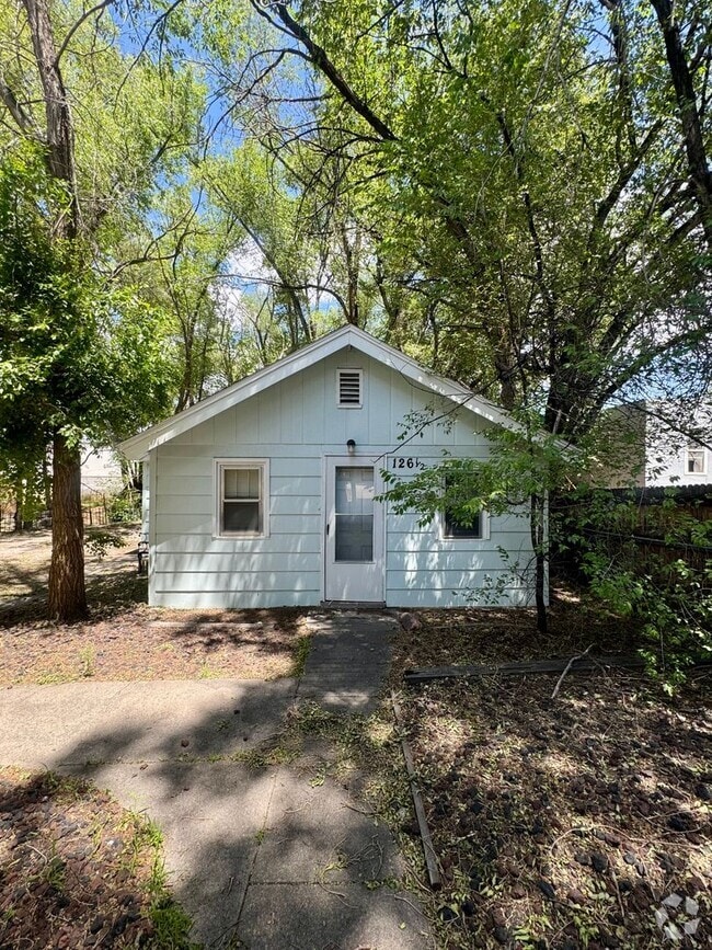 Building Photo - E. Brookside- 126 Unit C Rental