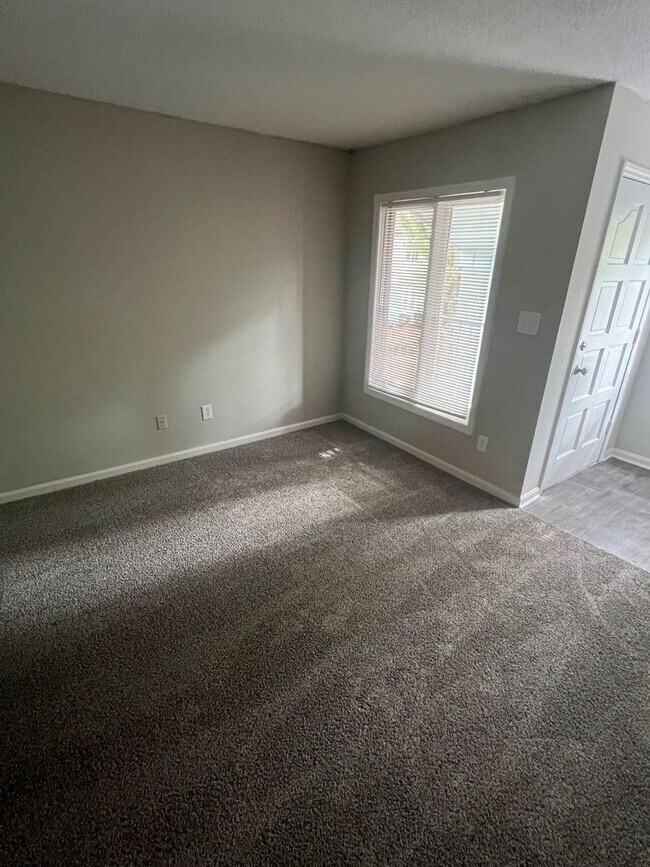 Photo - Coveniently Located 1 Bedroom 1 Bath Condo Unidad #27