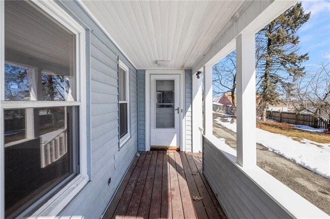 Photo - 183 Baker St