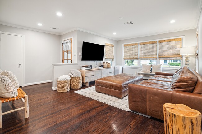 Photo - 8511 Greenbush St