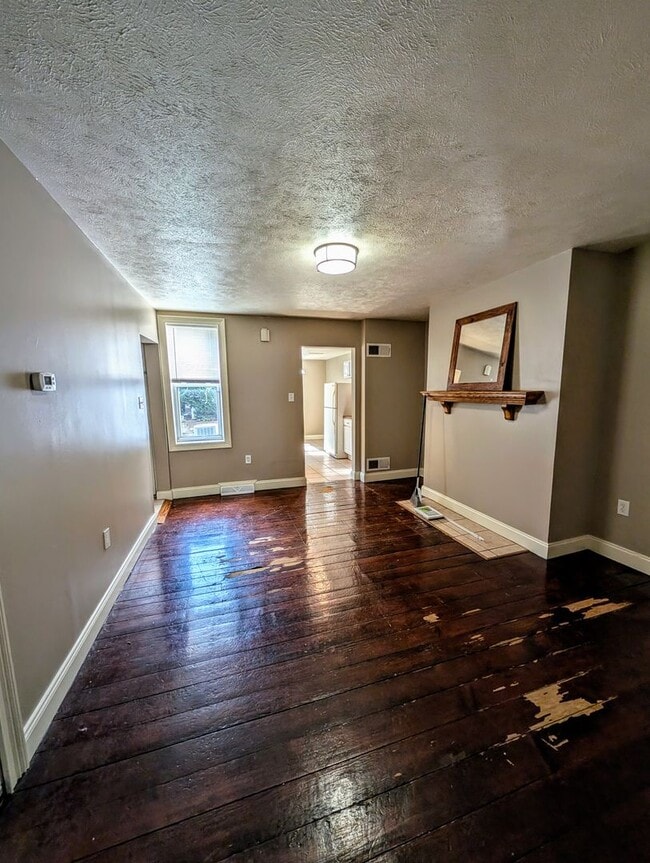 Photo - 1812 Jane St
