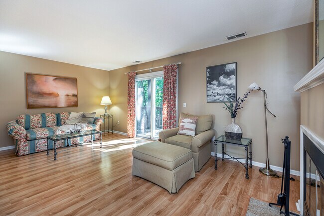 Photo - 25 Padanaram Rd