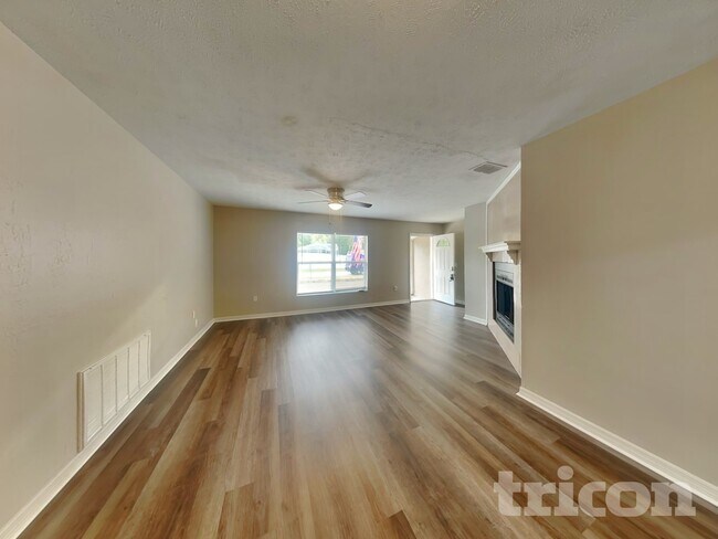 Photo - 2218 Village Ct