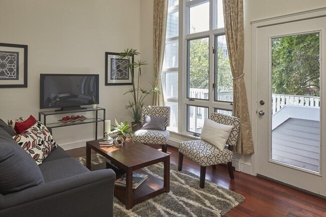 Building Photo - 4 Fort Washington Pl Unit THH Rental