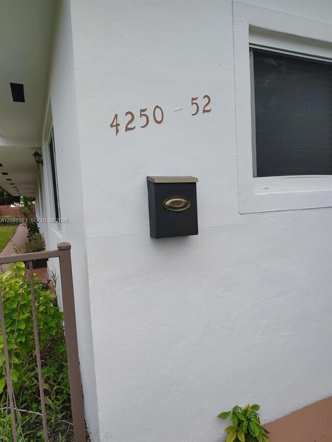 4252 NW 3rd St Unit 4252