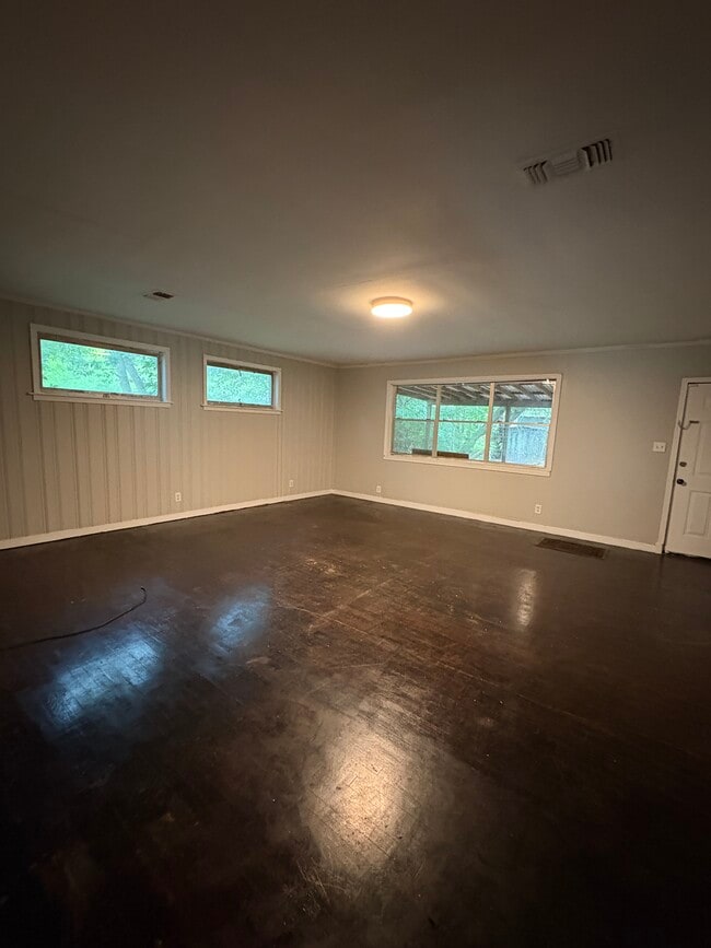 Photo - 18 Oak Forest Dr