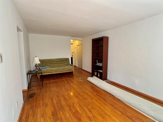 Photo - 67-50 Thornton Pl Unidad 2U