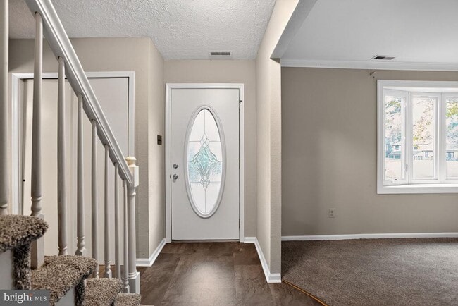 Building Photo - 11 Grant Dr