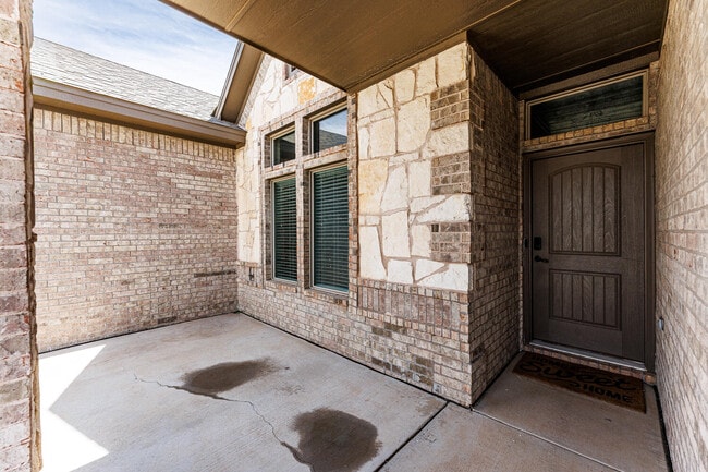 Photo - 7619 59th St