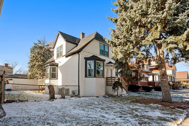 1610 S 4th Ave