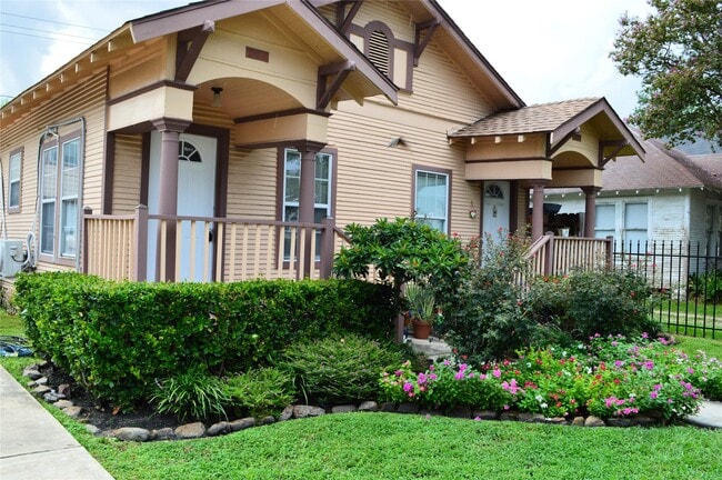 Photo - 303 Vincent St