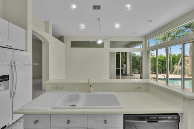 Photo - 18579 Harbor Light Way