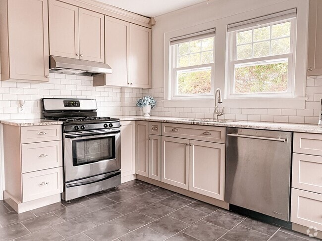 Building Photo - Quiet Neighborhood - Short-Term Single Fam... Rental