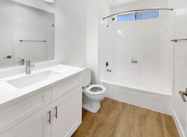 Photo - 9586 Carroll Canyon Rd