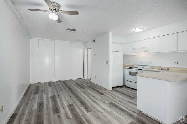 Interior Photo - Quail Ridge